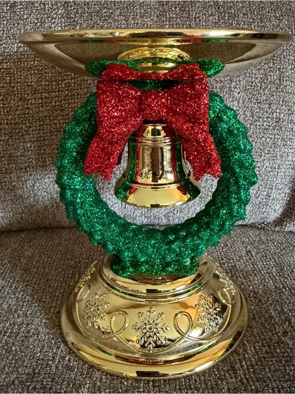 Bath & Body Works Gold Christmas Wreath & Bell 3-Wick Pedestal Candle Holder - Picture 6 of 6